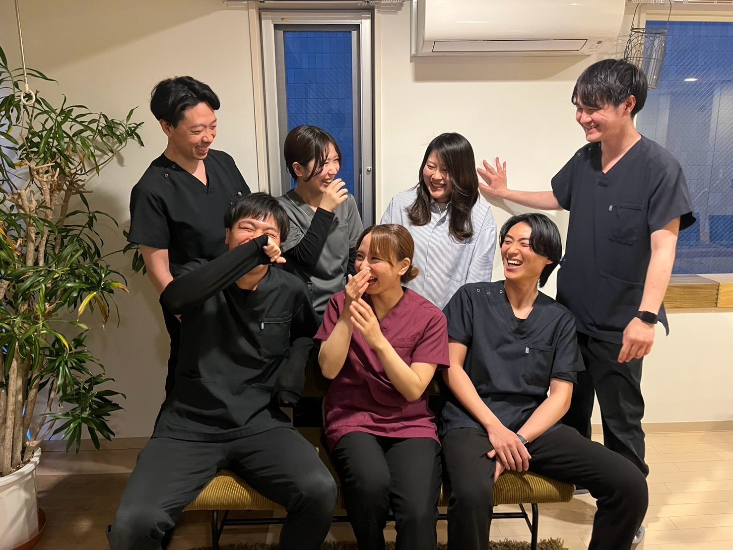 スタッフの集合写真